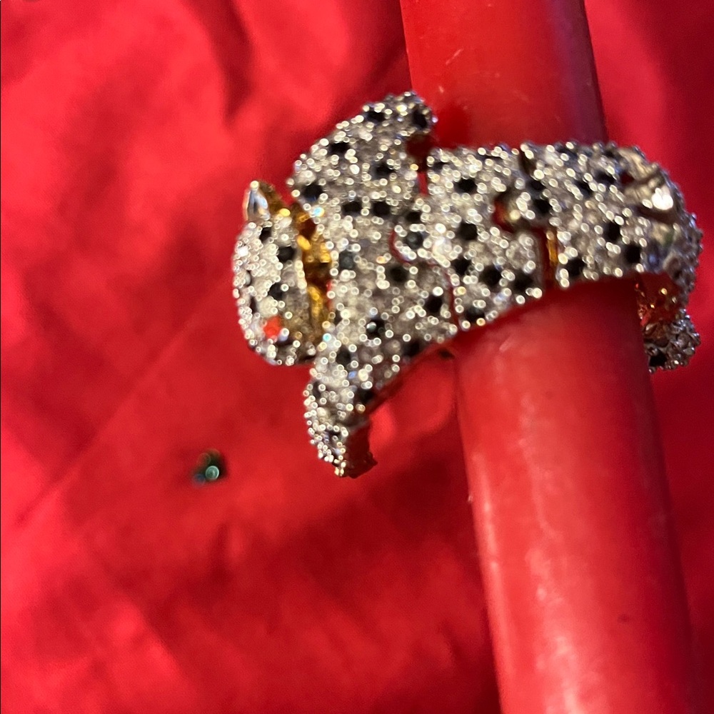 Elegant Black and White cover in rhinestones Panther Reptile Brooch - Picture 14 of 15